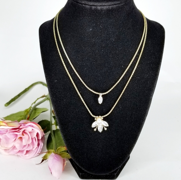 Banana Republic Double Strand Crystal Bee Necklace - Picture 4 of 10